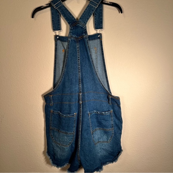 Love Tree Denim Distressed Short Overalls - Picture 13 of 16